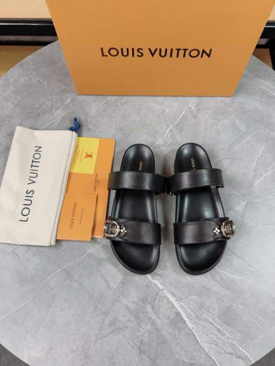 Picture of Louis Vuitton Slippers _SKULVsz35-46hnh03011216